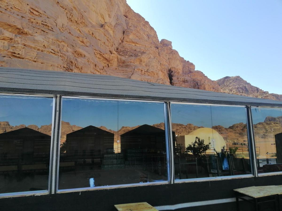 Scarlet Luxury Camp Wadi Rum Eksteriør bilde