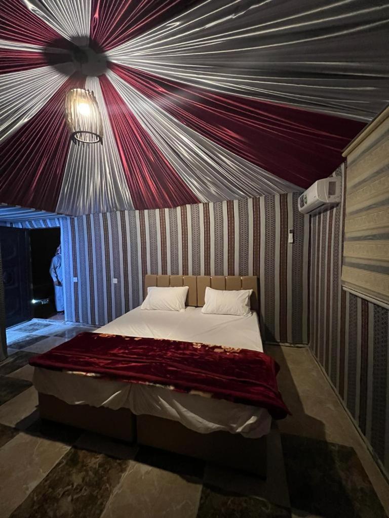 Scarlet Luxury Camp Wadi Rum Eksteriør bilde