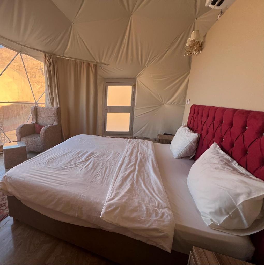 Scarlet Luxury Camp Wadi Rum Eksteriør bilde