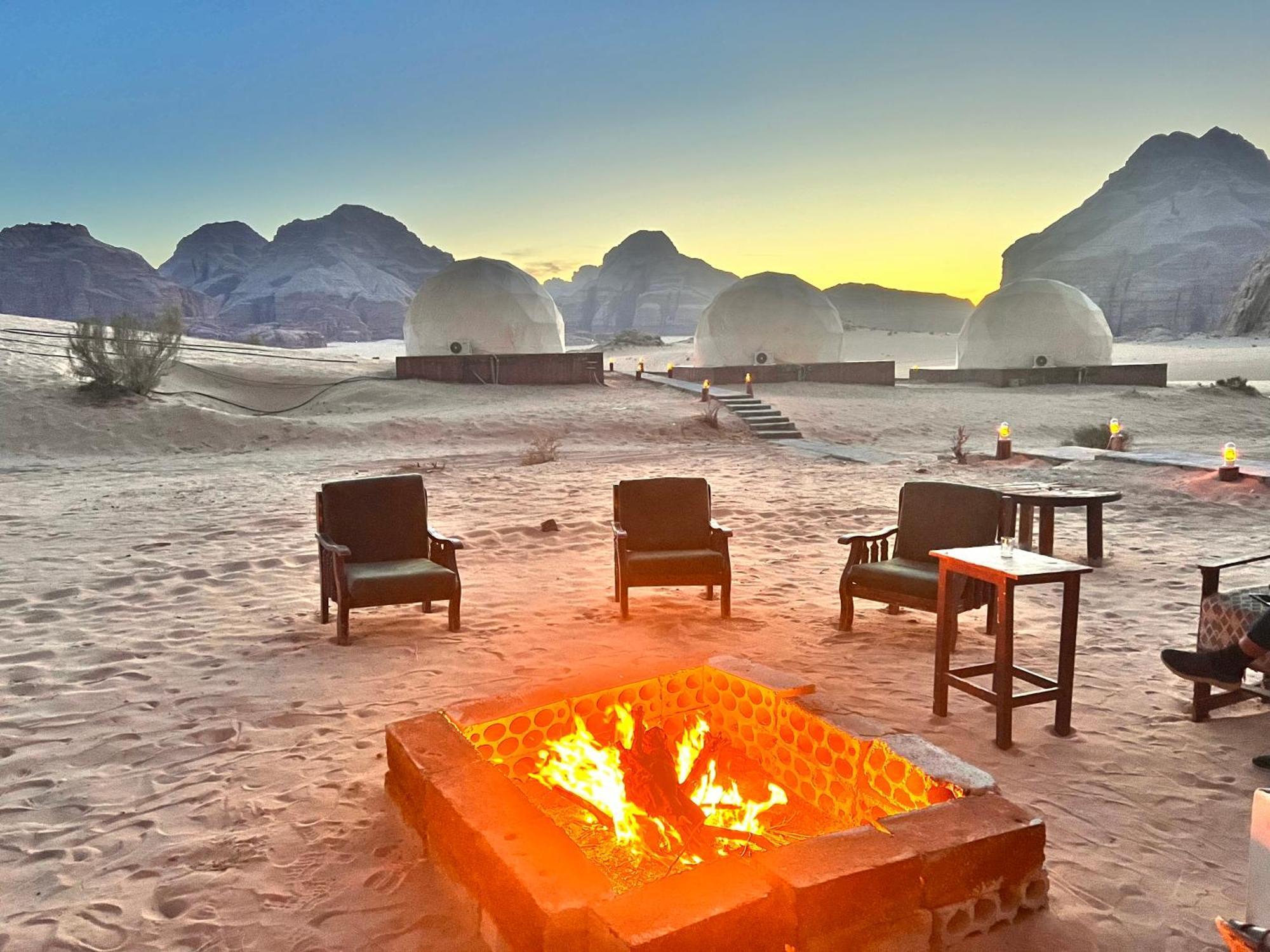 Scarlet Luxury Camp Wadi Rum Eksteriør bilde