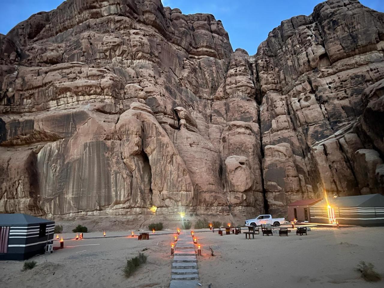 Scarlet Luxury Camp Wadi Rum Eksteriør bilde