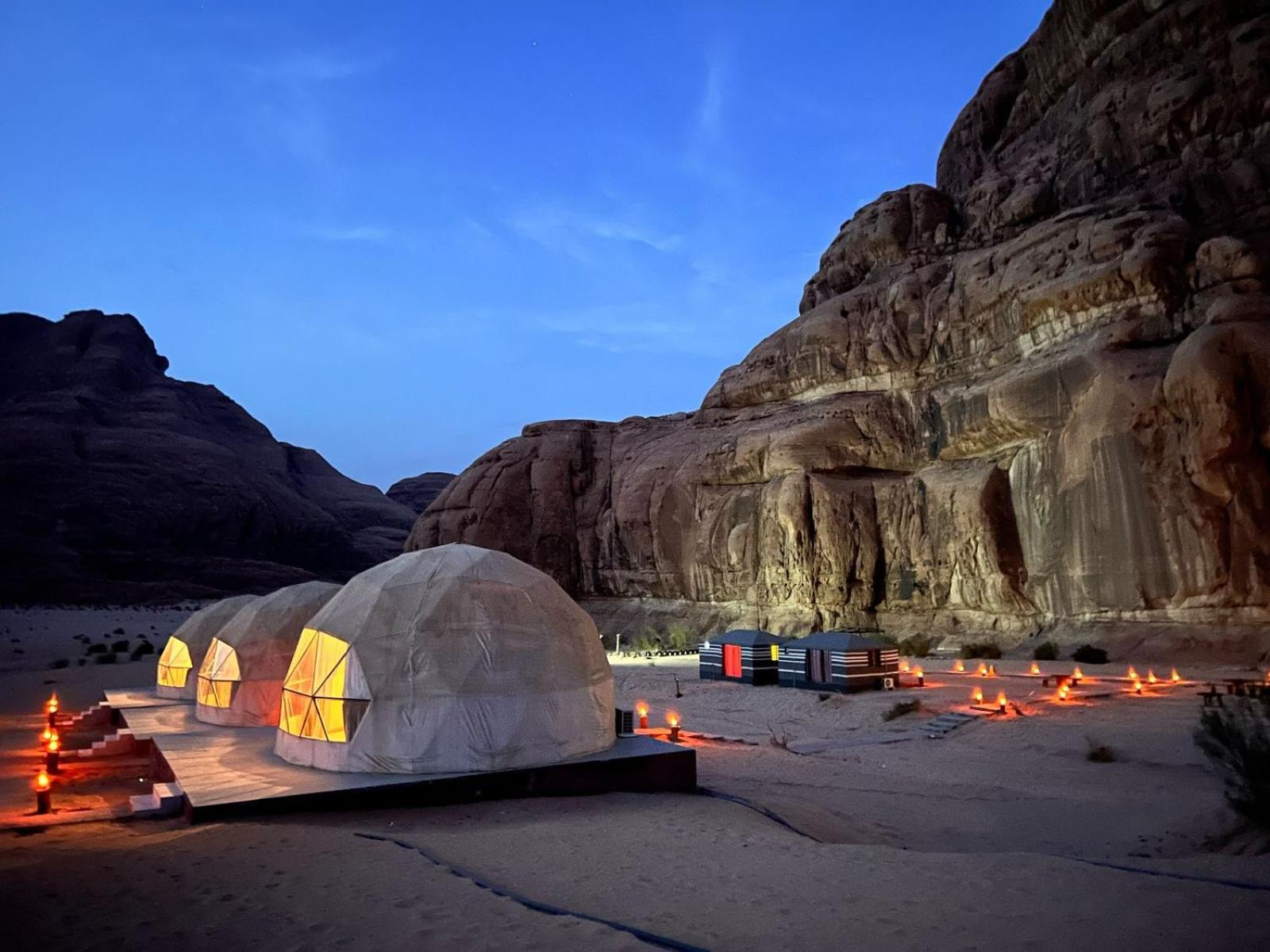 Scarlet Luxury Camp Wadi Rum Eksteriør bilde